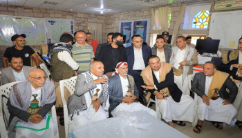العلامة مفتاح يطّلع على النظام الإلكتروني ويدشّن توزيع أجهزة الربط الشبكي بالأمانة