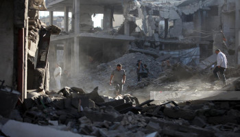 3 شهداء منهم طفل بقصف صهيوني على دير البلح