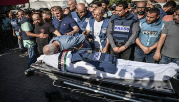 العدو الصهيوني يصعد استهدافه للصحفيين.. 260 شهيدًا و42 أسيرًا بينهم 20 رهن الاعتقال الإداري