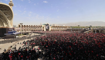 حشود مليونية في تشييع الشهيد السيد علي خامنئي بالعاصمة الإيرانية طهران
