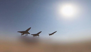 الجيش الإيراني يعلن استهداف مواقع أمريكية بكم هائل من المُسيّرات الهجومية