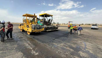 وزير النقل يعلن عودة مطار صنعاء الدولي إلى الخدمة بعد تأهيل مدرجي الإقلاع والهبوط
