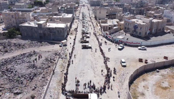 منتسبو الموارد والمنشآت المائية بذمار ينددون بالعدوان السعودي