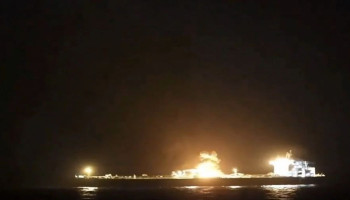 الحرس الثوري: احتراق ناقلة نفط جنوب هرمز.. والمضيق سيظل مغلقًا