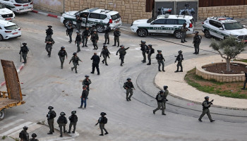 العدو يقتحم أبو ديس شرق القدس المحتلة