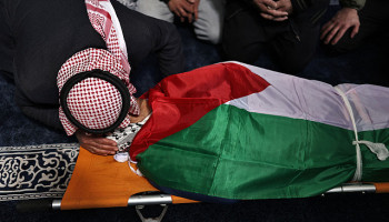 العدو الصهيوني يسلّم جثمان الشهيد سفيان أبو ليل بعد احتجازه 4 أشهر