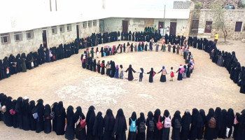 وقفات طلابية في بني سعد ومدينة المحويت تنديداً بالإساءة إلى القرآن الكريم