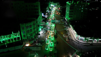 مسيران ضوئيان في مدينة إب والمربع الشرقي ابتهاجًا بذكرى المولد النبوي