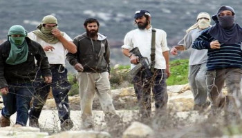 مستوطنون صهاينة يصعدون اعتداءاتهم بالضفة وحصار قصرة يحرم أطفالا من التعليم