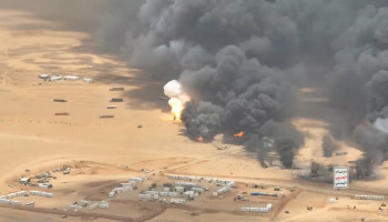 مشاهد استهداف شاحنات محملة بالعتاد العسكري السعودي في الوديعة