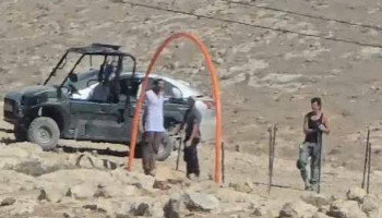 مستوطنون صهاينة يوسّعون بؤرة استيطانية قرب تجمع المهتوش البدوي شرق القدس