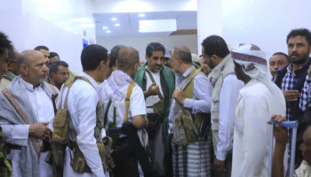 البشري يدشن مخيم طبي مجاني لجراحة العيون في الخوخة بالحديدة