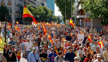 آلاف المتظاهرين في مدريد احتجاجاً على تعامل الحكومة الإسبانية مع أزمة المهاجرين في سبتة