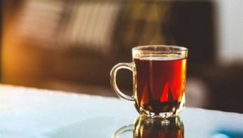 هل تناول الشاي بعد الأكل يؤثر على امتصاص الحديد؟