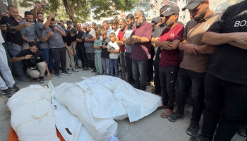 حصيلة الإبادة الصهيونية بغزة تبلغ 74,245 شهيدًا و175,267جريحاً