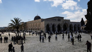 العدو يواصل الاعتقالات والإبعادات بحق المقدسيين.. تجديد اعتقال إداري واعتقالات في الطور والأقصى