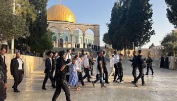 عشرات المستوطنين الصهاينة يقتحمون الأقصى ويؤدون طقوسًا تلمودية