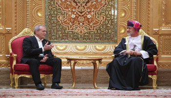 بزشكيان لسلطان عُمان: لضرورة استمرار المشاورات الدبلوماسية وتوسيع نطاق التواصل البنّاء