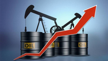 النفط يرتفع لأعلى مستوياته منذ مايو الماضي