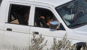 مستوطنون صهاينة يعتدون على مزارع وأطفاله جنوب نابلس