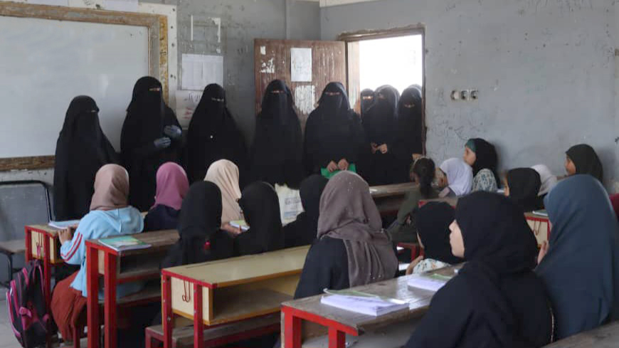 رئيسة اللجنة الوطنية للمرأة تتفقد الدورات الصيفية بمحافظة صنعاء