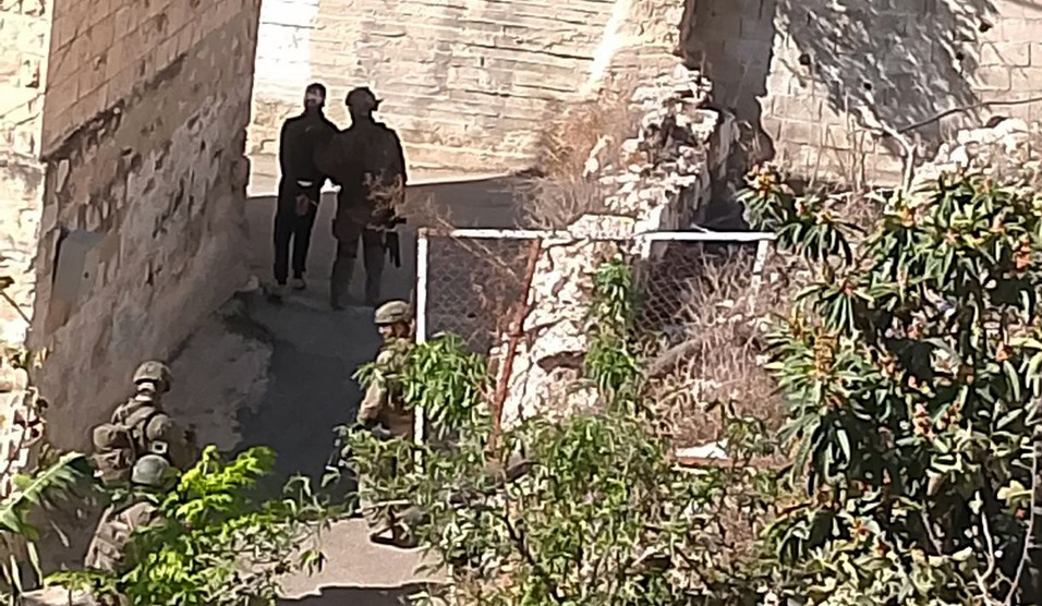 قوات العدو تشن حملة اعتقالات واسعة في الضفة الغربية
