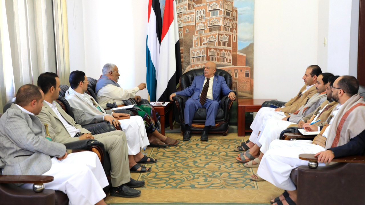 رئيس الوزراء يطلع على جهود دمج فروع القطاع الإنساني بوزارة الشؤون الاجتماعية