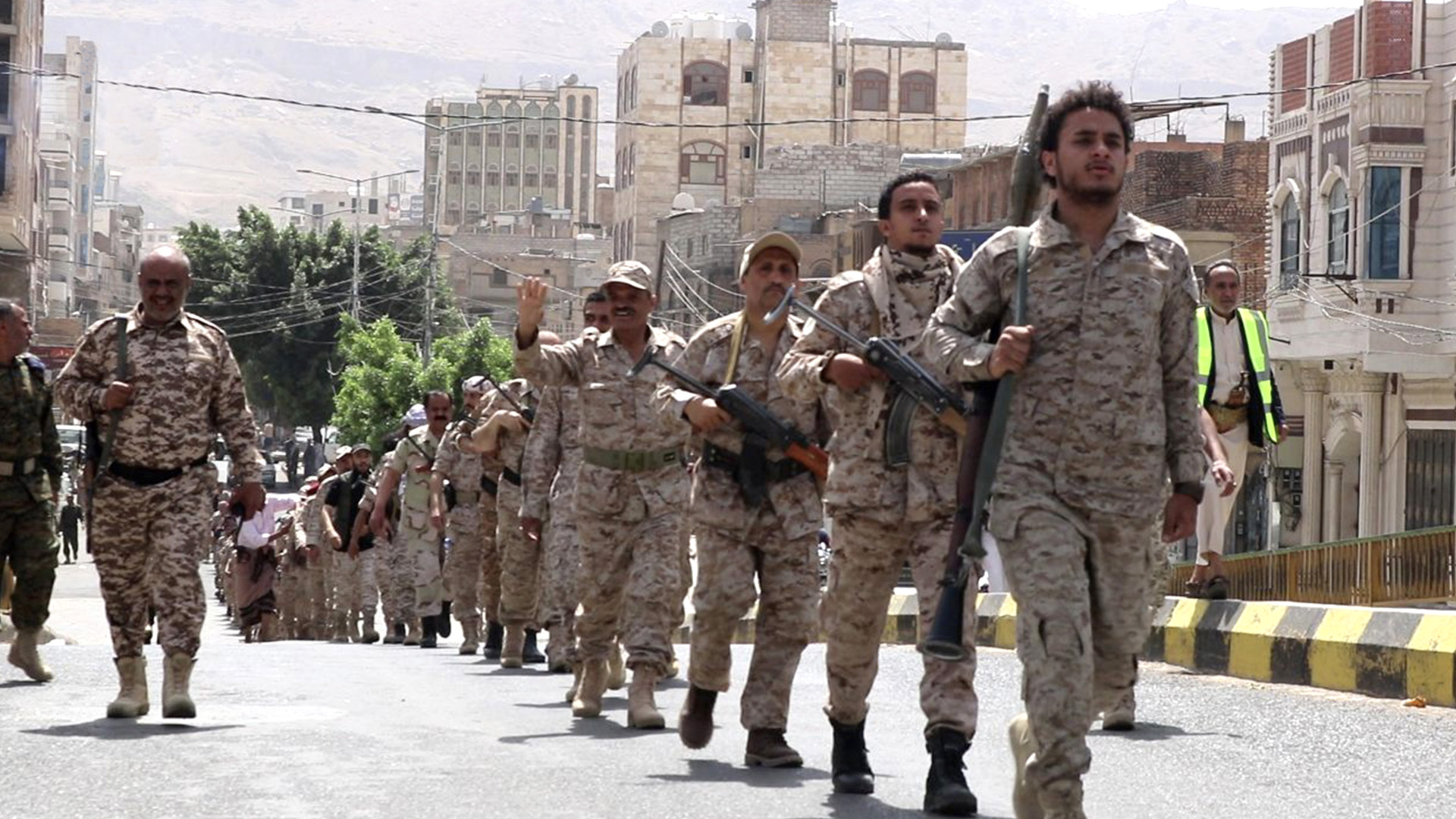 مسير مسلح لقوات التعبئة في مديرية الصافية بأمانة العاصمة