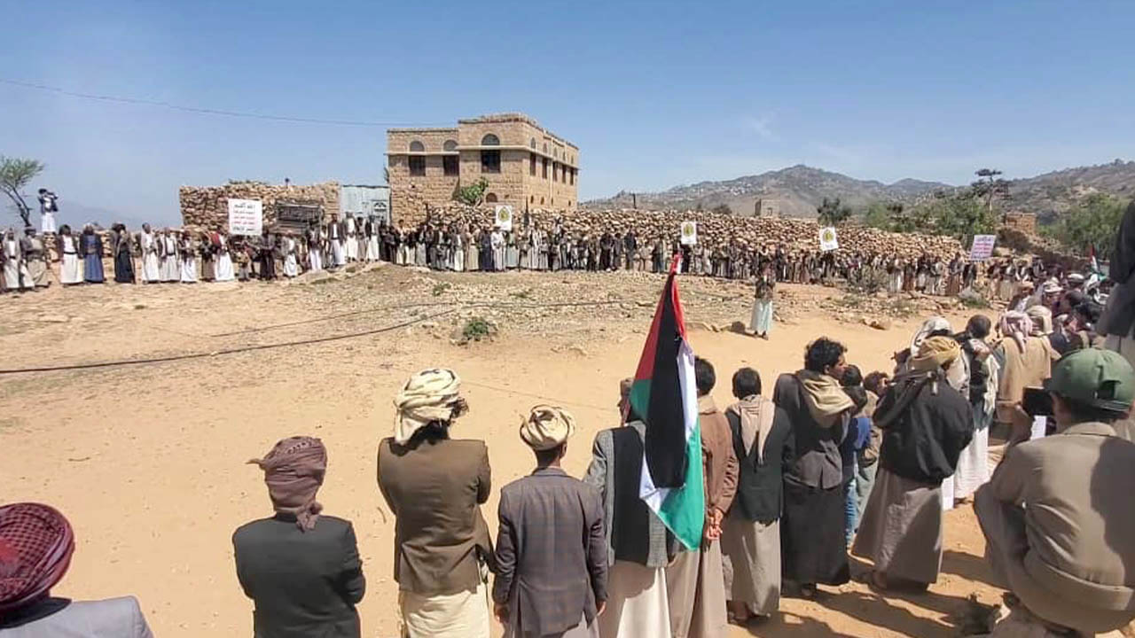 لقاء قبلي في جبل المحويت يعلن النفير العام لمواجهة العدوان