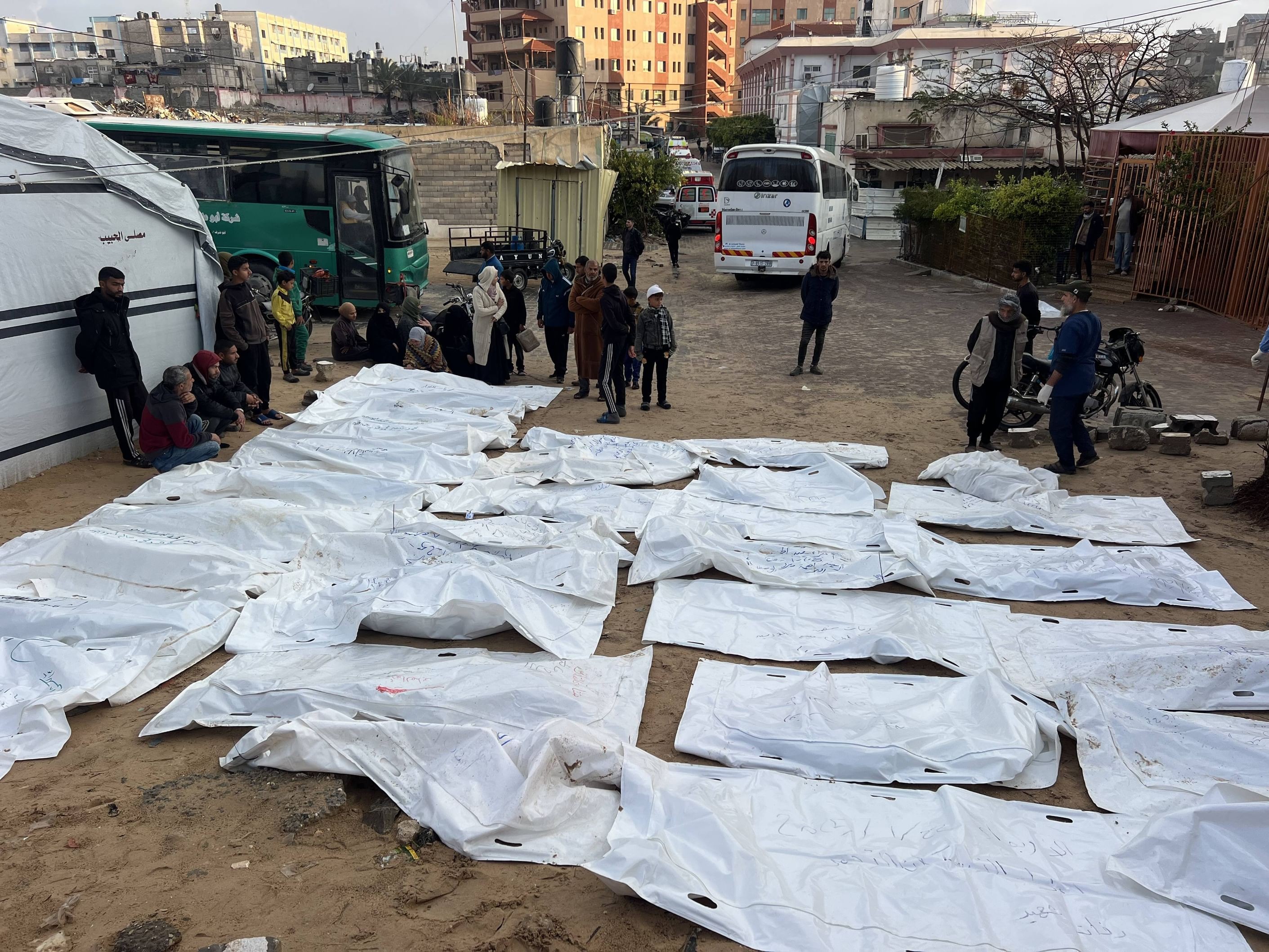 63 شهيدًا في غزة منذ فجر اليوم