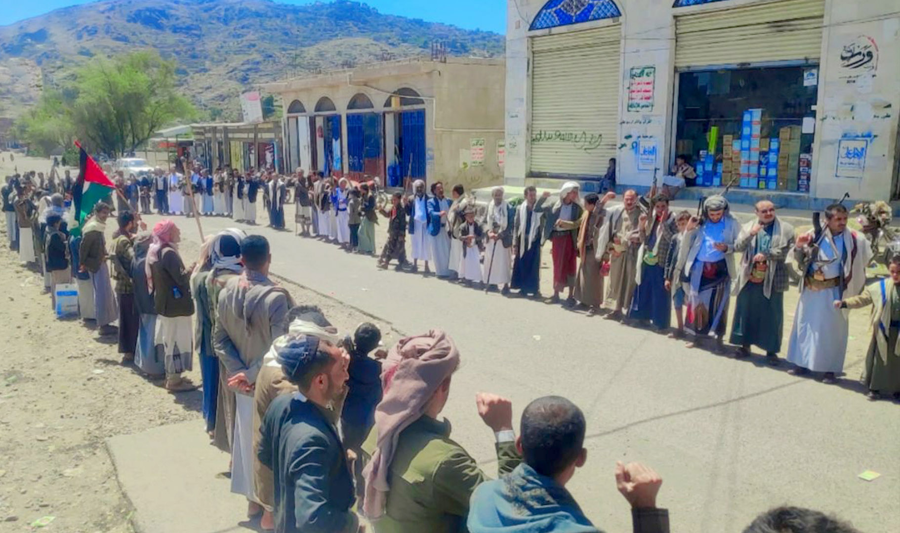 لقاء قبلي في جبل الشرق بذمار إعلاناً للنفير العام والبراءة من الخونة