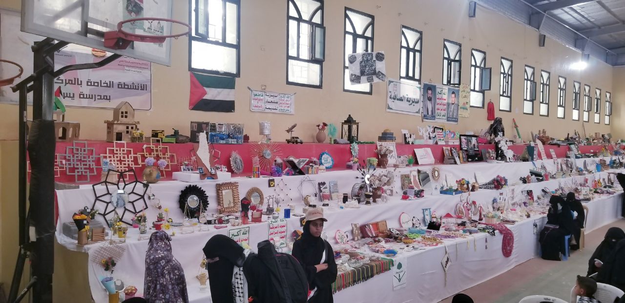 الرازحي والمحطوري والمهدي يفتتحون معرض المنتجات والتصنيع لطالبات المدارس الصيفية بالأمانة
