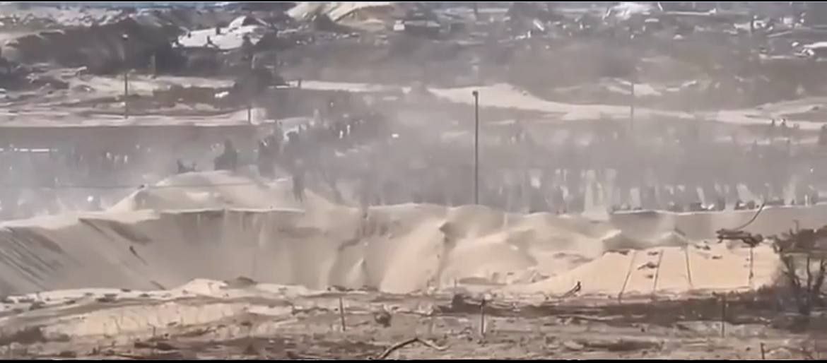 شهيد و20 إصابة باستهداف العدو الإسرائيلي طالبي المساعدات جنوب غزة