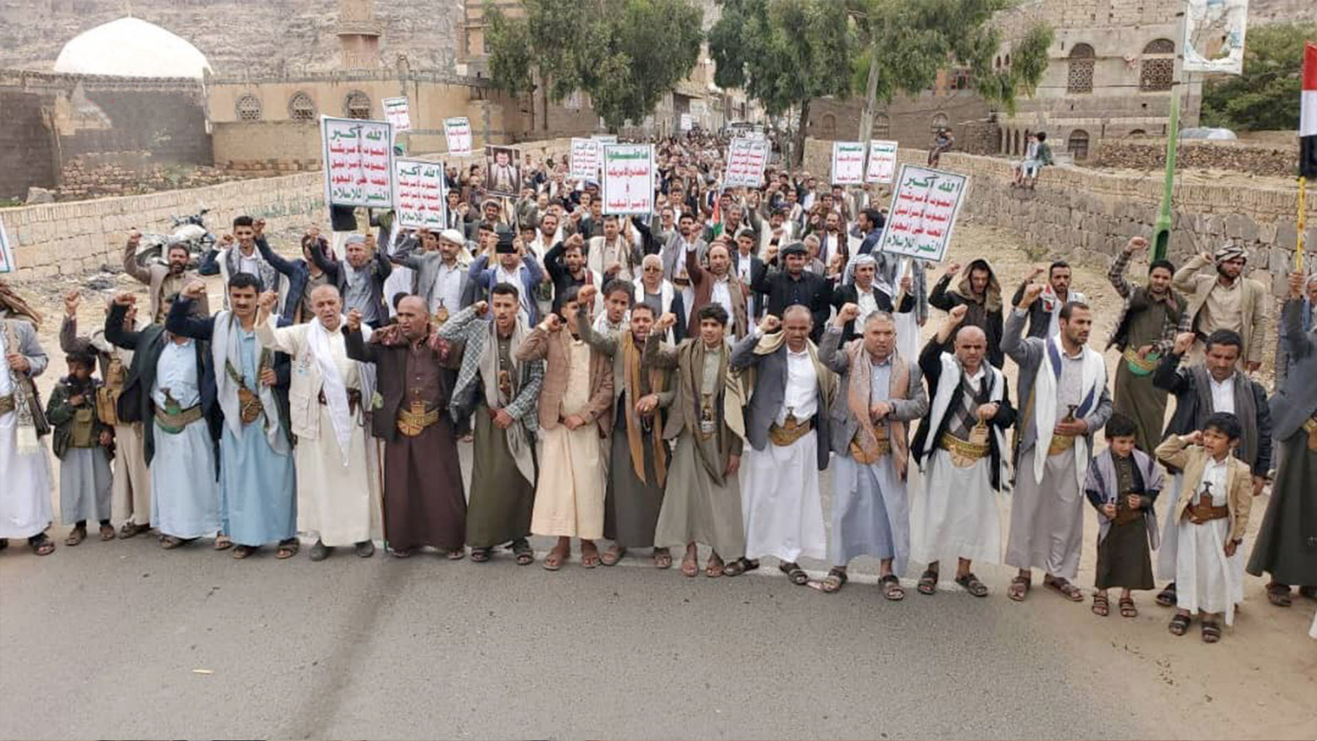 أبناء المحويت: الشعب اليمني لن يتخلى عن غزة وسيظل حاضراً بكل ما أوتي من قوة