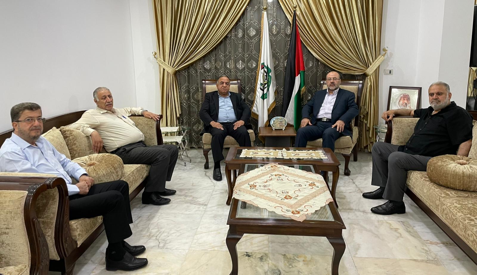حماس والجبهة الشعبية تبحثان تطورات القضية وتؤكدان الحق بالمقاومة