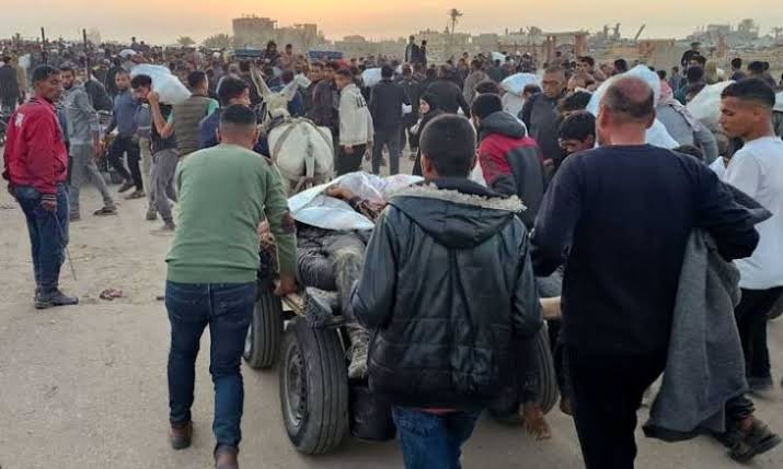 ارتفاع حصيلة الضحايا المُجوَّعين بغزة إلى 102 شهداء و490 مصاباً