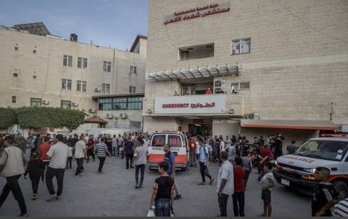الصحة بغزة تدين استهداف العدو لمستشفى شهداء الأقصى