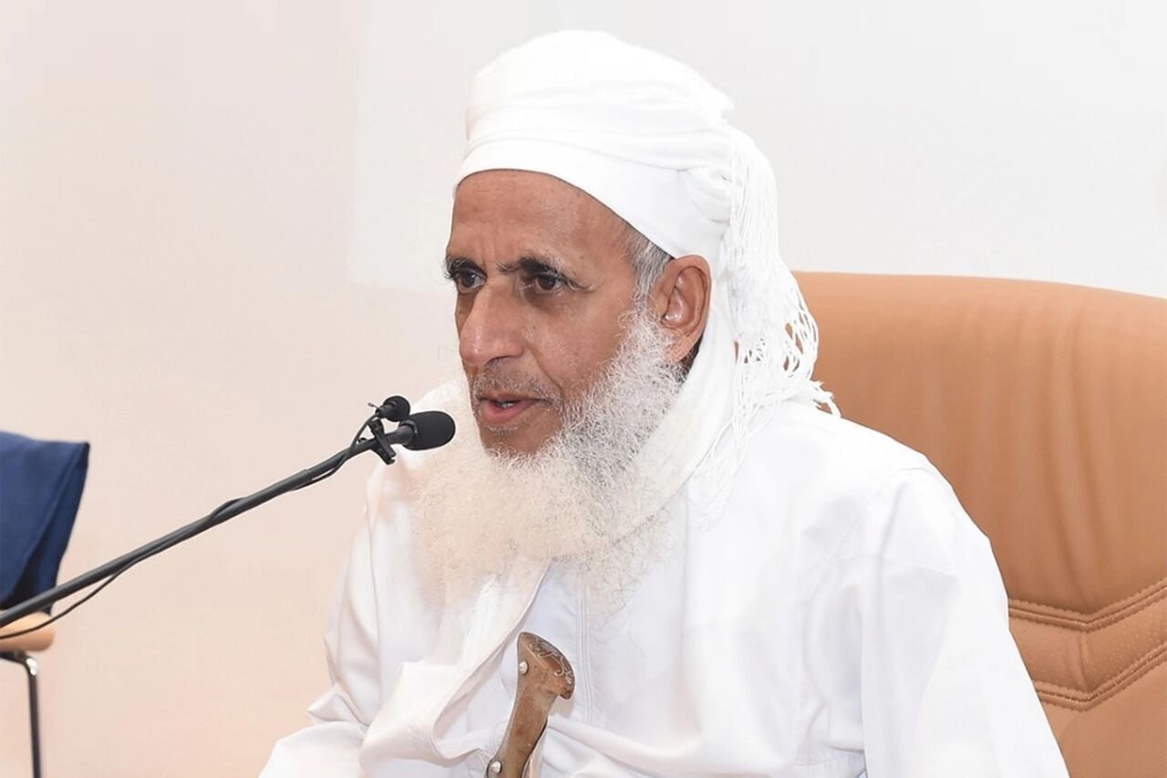 مفتي عُمان: مغاوير اليمن أجبروا أمريكا على السلام وجعلوا رئيسها يعترف لهم بالبطولة