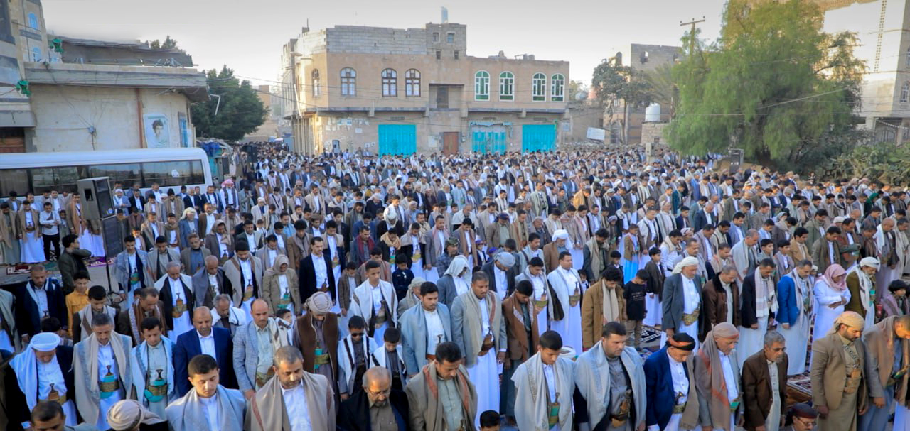 جموع المصلين يؤدّون صلاة عيد الأضحى المبارك بأمانة العاصمة والمحافظات