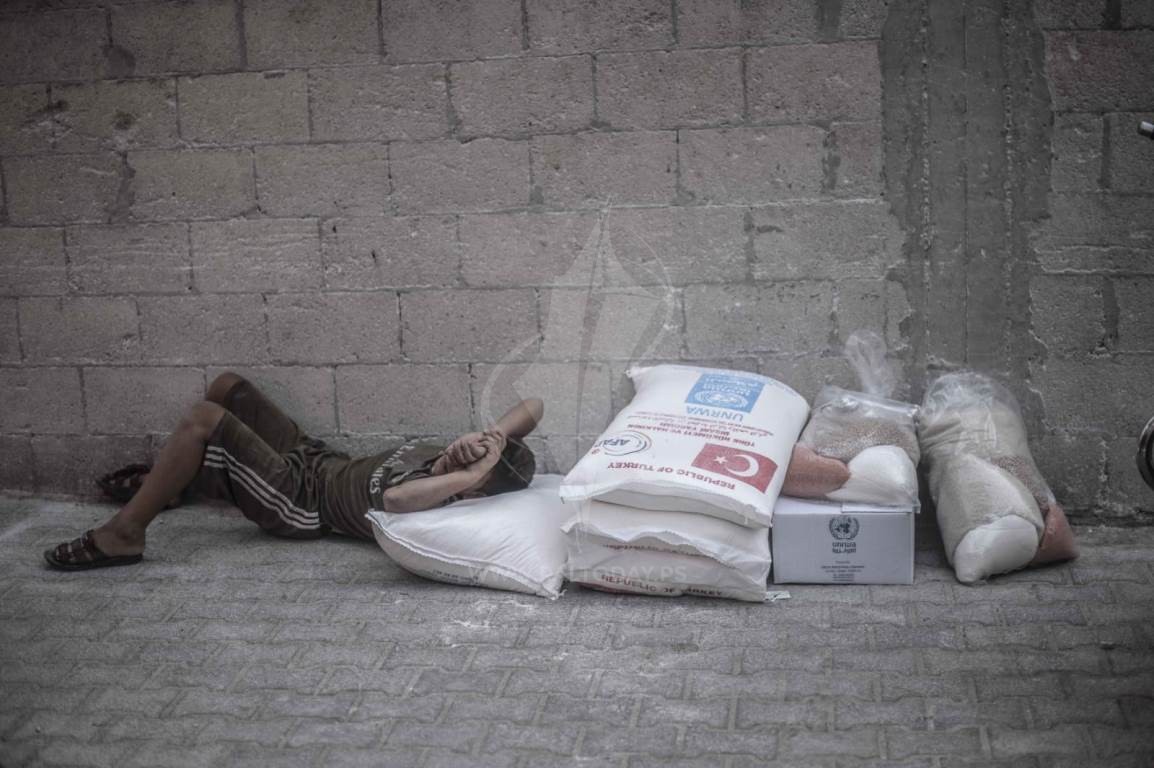 الإعلامي الحكومي بغزة يُدين جريمة استهداف 8 مجوَّعين