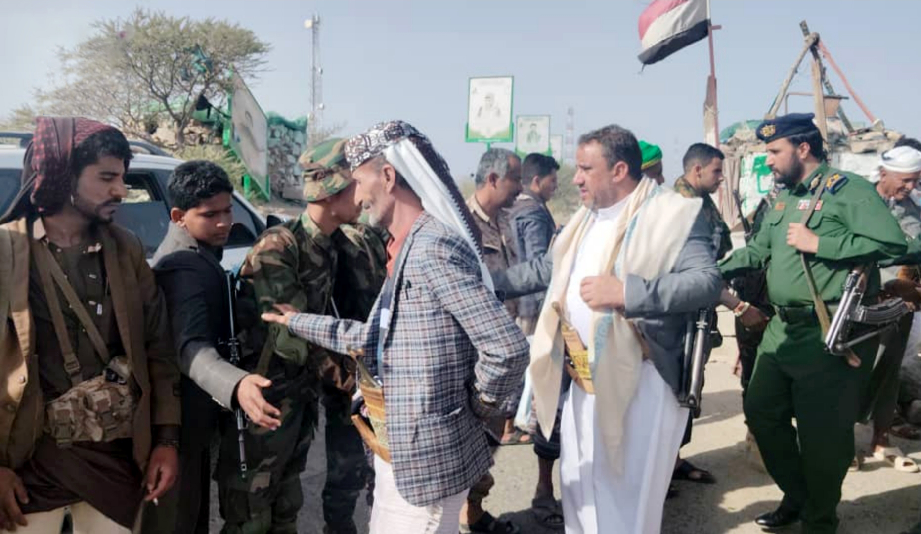 قيادات بمحافظة البيضاء تزور المرابطين في المواقع العسكرية والنقاط الأمنية
