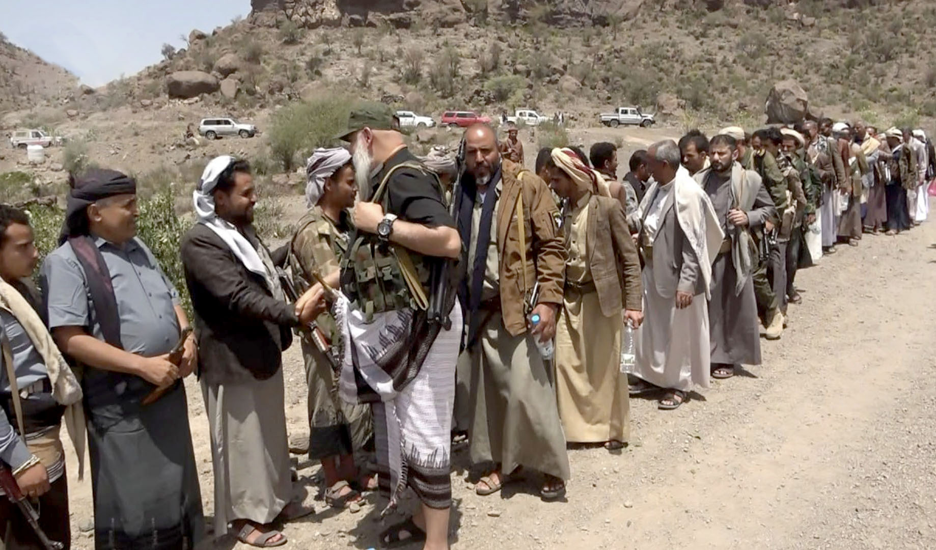 تفقد أحوال المرابطين في الستين بتعز والفاخر بالضالع