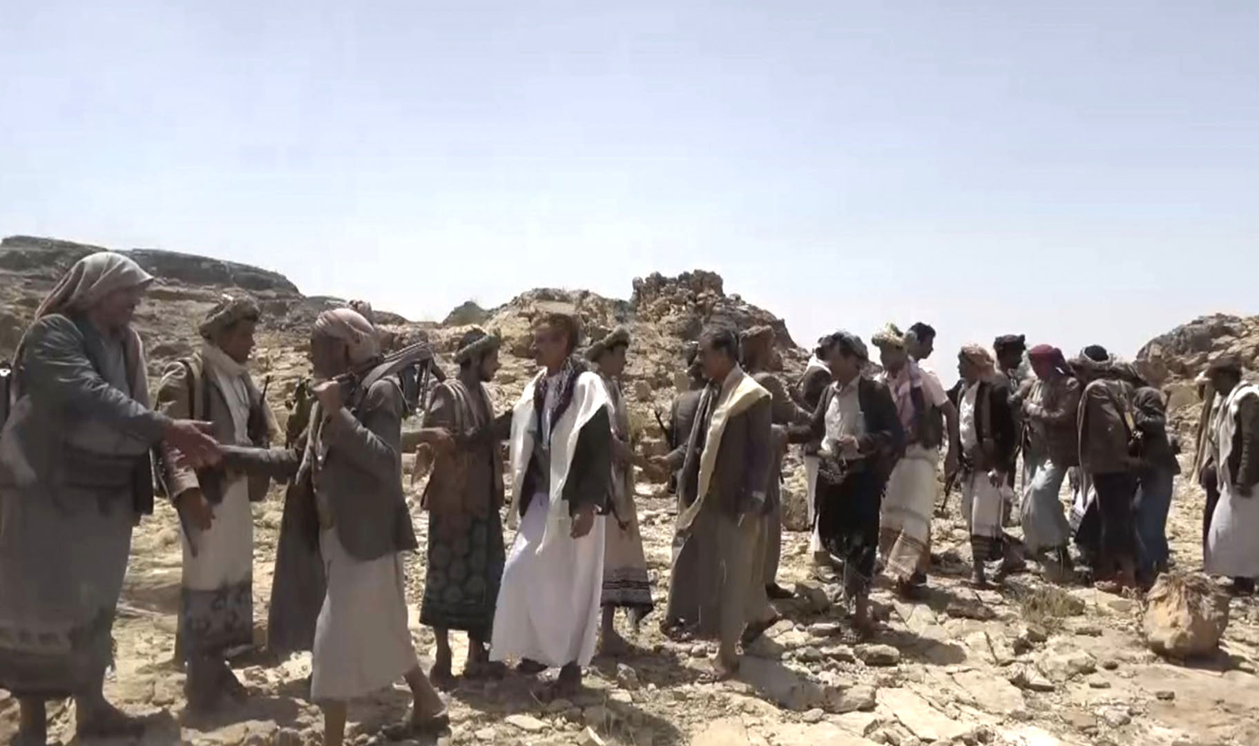 قيادة ووجهاء مديرية منبه بصعدة يزورون المرابطين في جبهة عسير
