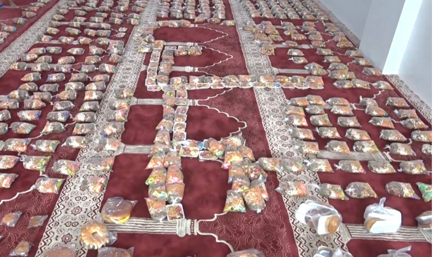 أبناء صالة بتعز يسيّرون قافلة للمرابطين في جبهة كلابة
