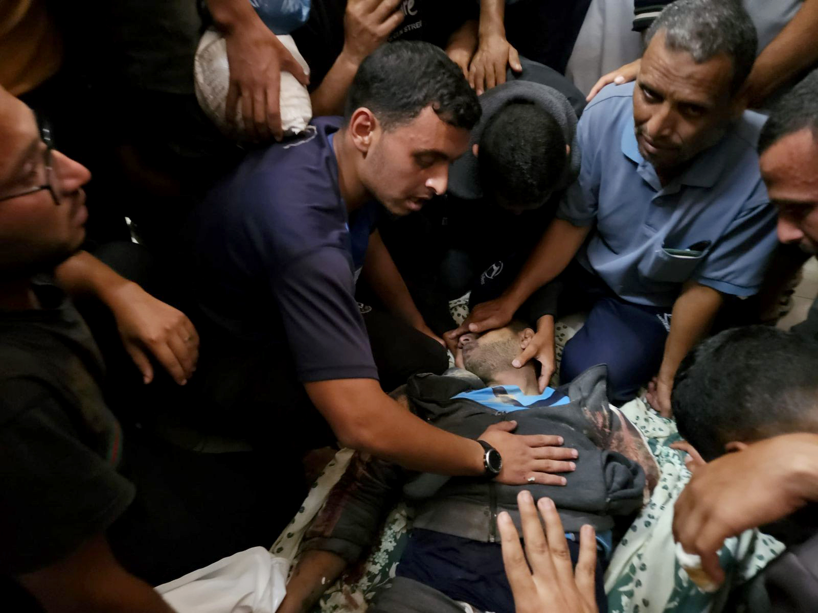 ارتقاء 15 شهيداً و224 مصاباً خلال محاولة الحصول على المساعدات وسط غزة