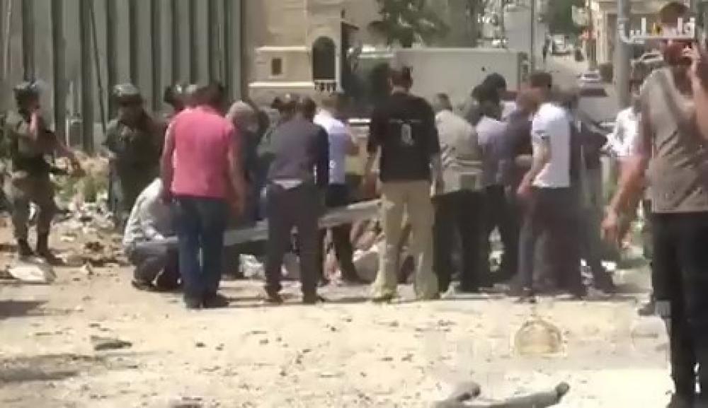 العدو ينصب بوابة حديدية على مدخل حوسان الشرقي