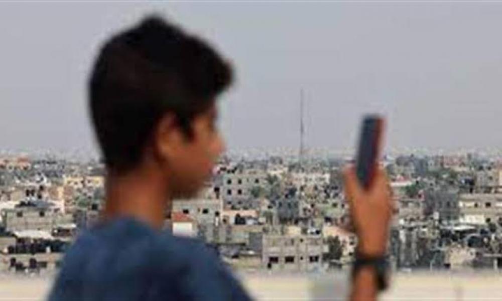 انقطاع كافة خدمات الإنترنت والاتصالات الثابتة في غزة