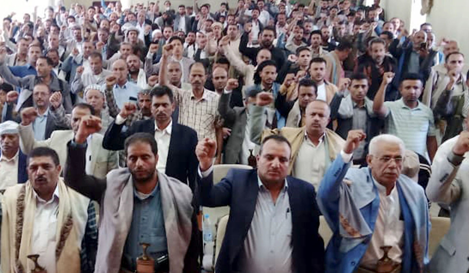 مكتبا الأشغال وهيئة الأراضي بإب يُحييان ذكرى يوم الولاية