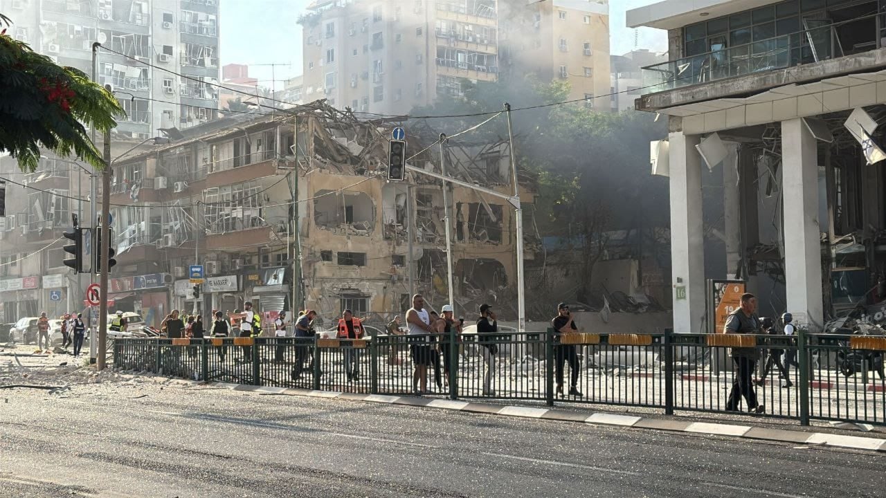 إيران تطلق الموجة الـ13 من "الوعد الصادق 3 " وتكبد العدو خسائر كبرى