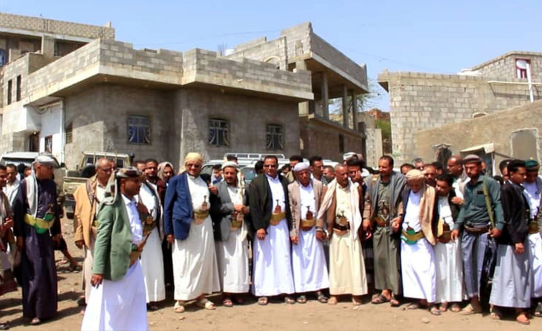 جهود قبلية تُنهي قضية قتل بين آل عقلان في الأعمور بمديرية التعزية
